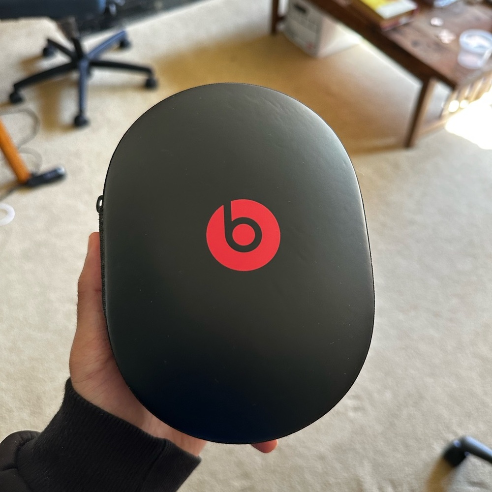 Beats Studio Pro (older version)